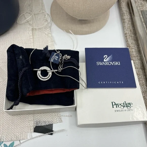 Genuine Vintage Swarovski 14-16” Adjustable Necklace with Original Box - Picture 9 of 13